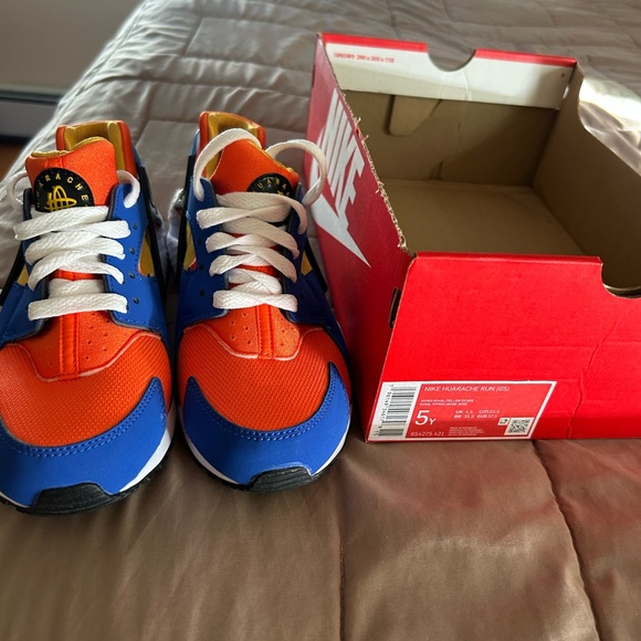 COPY - Brand new nike Huarache size 5c - Picture 4 of 5